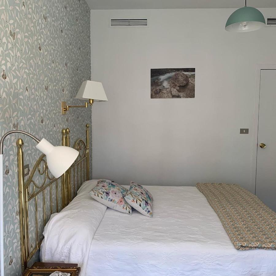 Hostal Pirineos Barbastro Kültér fotó