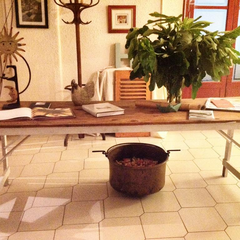 Hostal Pirineos Barbastro Kültér fotó