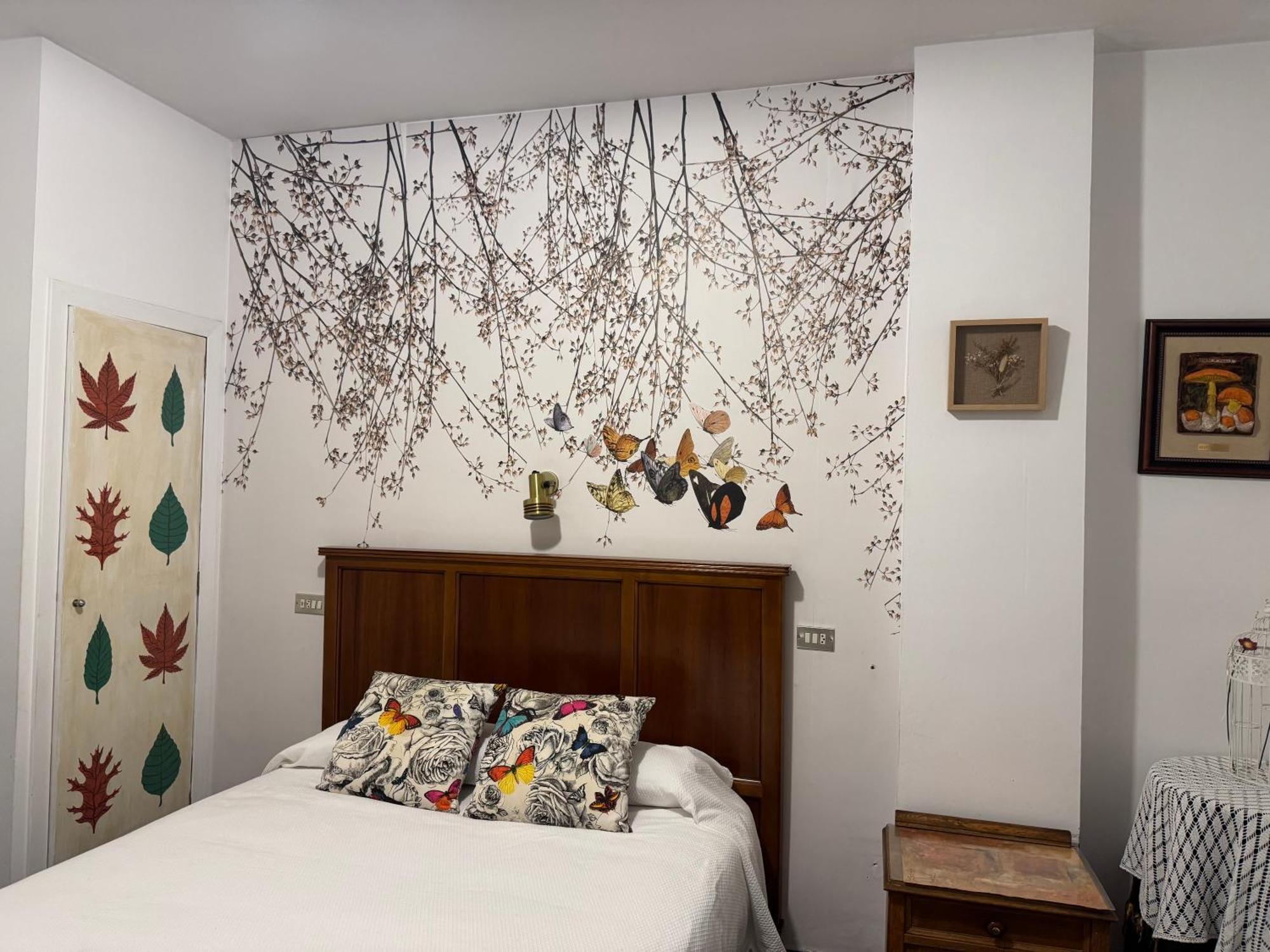 Hostal Pirineos Barbastro Kültér fotó