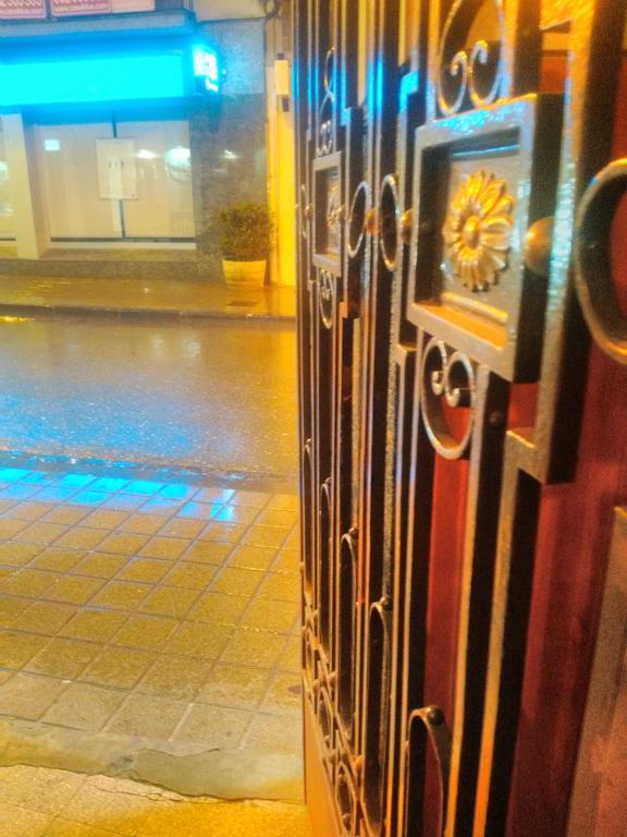 Hostal Pirineos Barbastro Kültér fotó