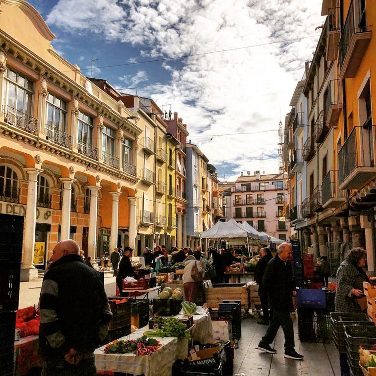 Hostal Pirineos Barbastro Kültér fotó