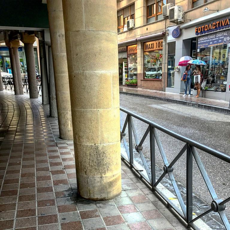 Hostal Pirineos Barbastro Kültér fotó