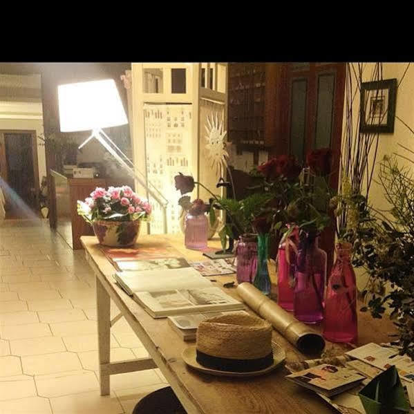 Hostal Pirineos Barbastro Kültér fotó
